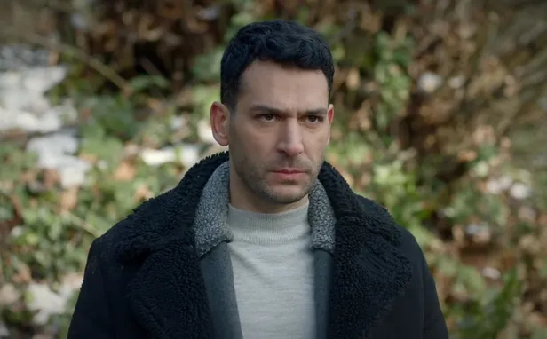 kurtlar-vadisinde-konseyin-en-can-alici-isimlerinden-birisiydi-ramoya-tufan-gibi-geliyor-sapkanin-ardindaki-kisi-1612160818711.jpg Kurtlar Vadisi'nde konseyin en can alıcı isimlerinden birisiydi! Ramo'ya tufan gibi geliyor! Şapkanın ardındaki kişi...-5