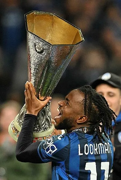 ademola-lookman-dugumu-cozdu-kupa-da-seri-de-bitti-atalanta-uefa-avrupa-liginde-finalinde-bayer-leverkuseni-ma-1716413598099.jpeg Ademola Lookman düğümü çözdü kupa da seri de bitti | Atalanta UEFA Avrupa Ligi'nde finalinde Bayer Leverkusen'i mağlup ederek şampiyon oldu-10