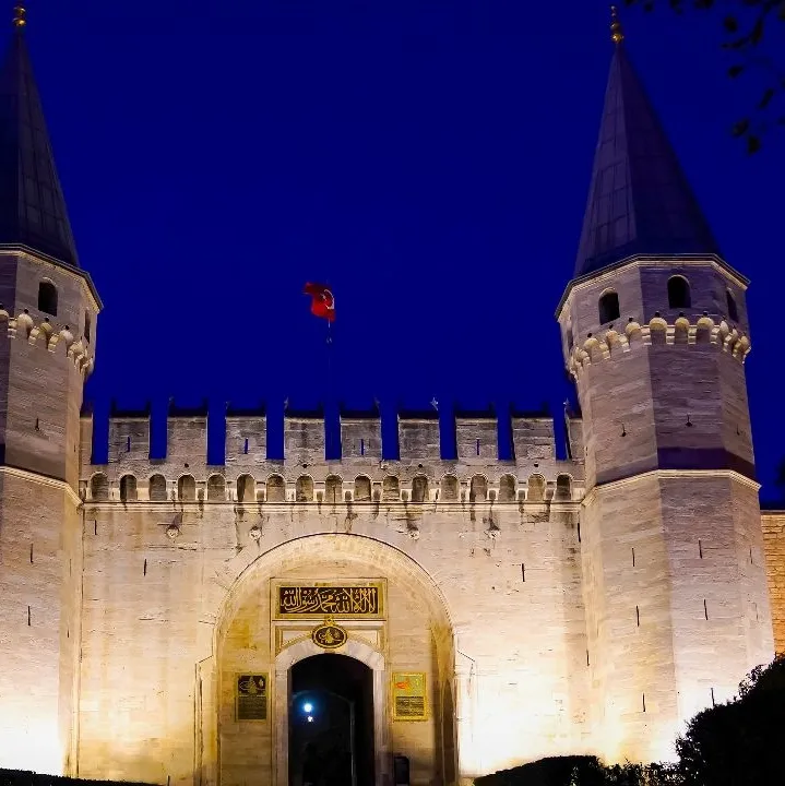 Topkapı Sarayı gece ziyaretine açıldı