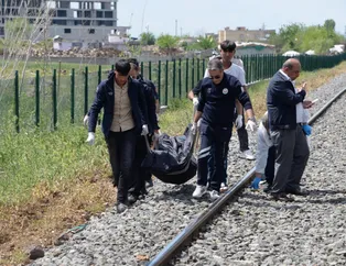 Diyarbakır'da ray hattında korkunç görüntü! Başı gövdesinden ayrılmış...