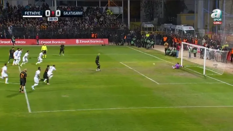 mauro-icardi-2-kez-penalti-kacirdi-arda-akbulut-yillar-sonra-sahneye-cikti-1768328476283.jpg Mauro Icardi 2 kez penaltı kaçırdı! Arda Akbulut yıllar sonra sahneye çıktı-3