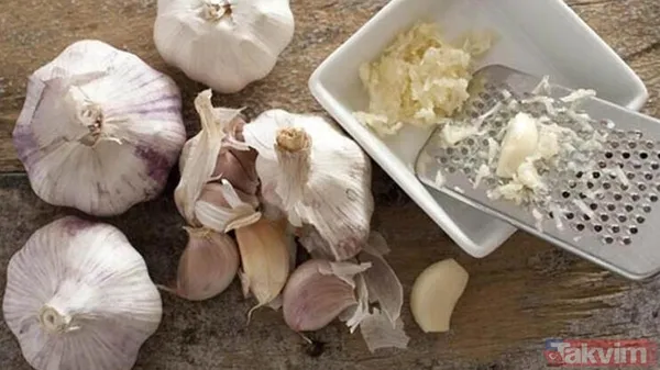 Meğer hepimiz yanlış biliyormuşuz! Sarımsak ve soğanı asla böyle yemeyin, çünkü... - 1