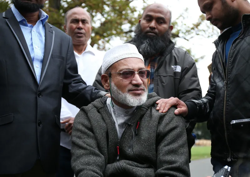 Tekerlekli sandalyedeki kocasını korumaya çalışırken şehit oldu - 6