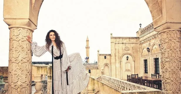 ‘Hercai’ dizisinin ‘Reyyan’ı Ebru Şahin’e son moda sevgi! Hayranları giydiği her kıyafeti...