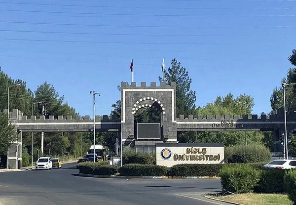 universitede-kan-donduran-olay-eski-kiz-ogrenci-dekana-bicakla-saldirdi-ifadesi-soke-etti-1695047803690.jpeg
