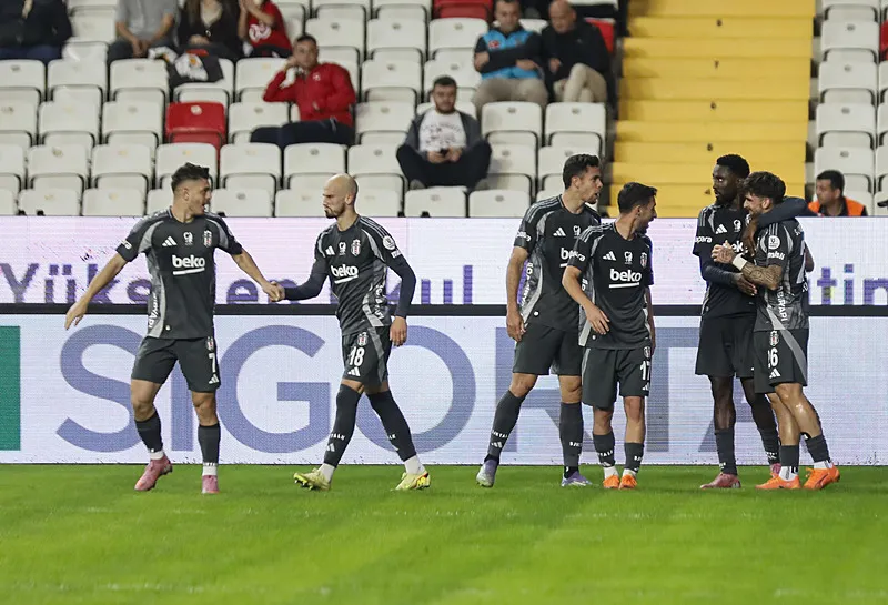 Beşiktaş'ın Antalyaspor maçı sonrası şok yorum! "Sergen'in ihaneti" - 9