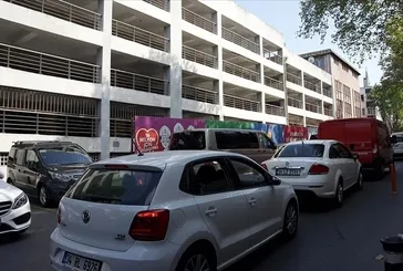 İstanbul’da otopark krizi büyüyor: Sürücüler park yeri için saatlerce mücadele ediyor