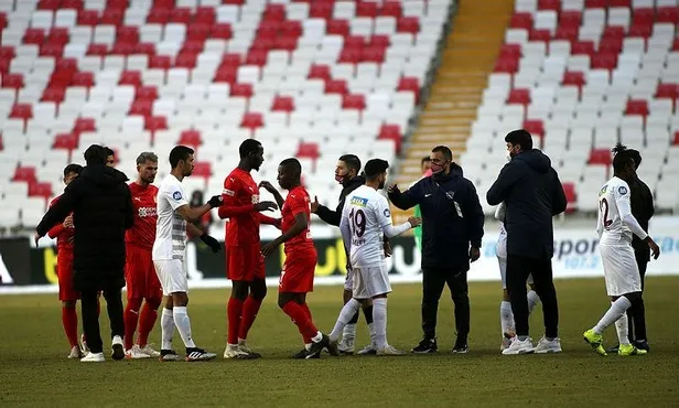 sivasspor-1-1-hatayspor-mac-sonucu-1614786787335.jpeg Sivasspor 1-1 Hatayspor | MAÇ SONUCU-4
