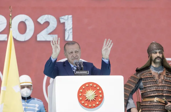 son-dakika-baskan-recep-tayyip-erdogan-malazgirtten-seslendi-soz-veriyoruz-yolumuzun-kesilmesine-riza-gostermeyecegiz-1629971687199.jpg SON DAKİKA: Başkan Recep Tayyip Erdoğan Malazgirt'ten seslendi: Söz veriyoruz yolumuzun kesilmesine rıza göstermeyeceğiz-7