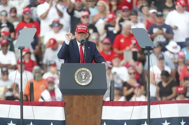 ABD'de seçim sonucunu belirleyecek eyaletlerde Trump arayı kapatıyor