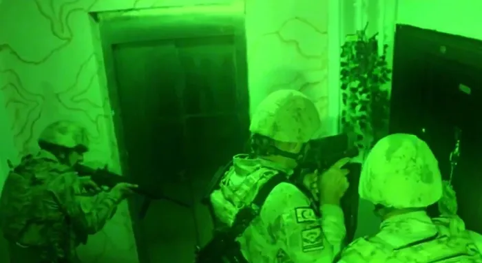 Silah kaçakçılarına geçit yok: Son 3 günde bin 558 şüpheli gözaltına alındı-4