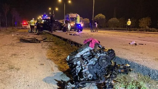 Konya'da aşırı hız can aldı! Motoru yerinden fırlayan ve hız ibresi 230 kilometrede takılı kalan otomobilde can pazarı-6