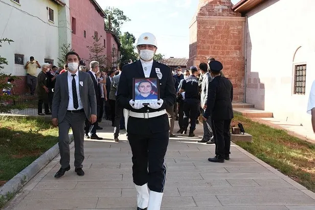 Van'da şehit olan kahraman polislere son veda-14