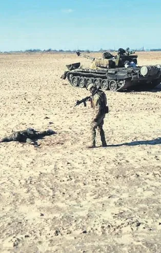 Rusya-Ukrayna savaşında Rus askerleri tanklarıyla birlikte teslim oluyor