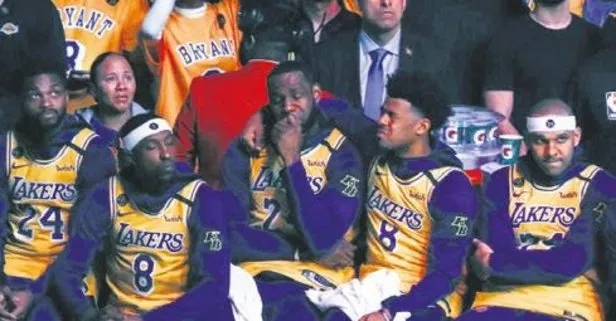 Kobe Bryant, Los Angeles Lakers maçında anıldı! LeBron James Kobe Bryant göz yaşlarına hakim olamadı