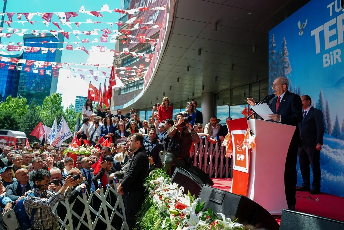 chpdeki-ic-savasin-adi-konuldu-kilicdaroglunun-feto-ajani-itirafi-kimleri-bagliyor-yeni-pavyon-ifsalari-yolda-1780203744695.jpeg CHP'deki iç savaşın adı konuldu! Kılıçdaroğlu'nun "FETÖ ajanı" itirafı kimleri bağlıyor? Yeni pavyon ifşaları yolda... Özel'e yol göründü-4