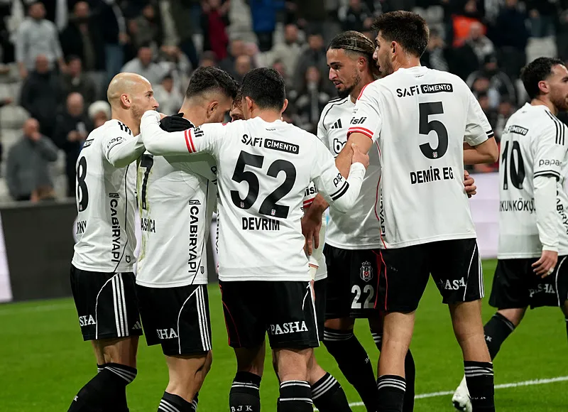 Beşiktaş'ın yıldızına Rizespor maçı sonrası olay sözler! "Banka soyguncusu gibi" - 10