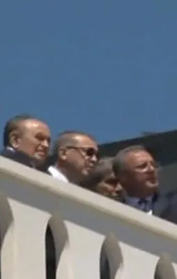 Erdoğan yeniden yapılan okulunu ziyaret etti