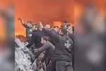 Şanlıurfa’da yanıcı maddelerin bulunduğu depoda yangın: Çevredeki iş yerleri tahliye edildi