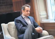 Yunanın ayarı bozuldu! Köşeye sıkışan Miçotakis Fransa’ya tavizler vermeye başladı...