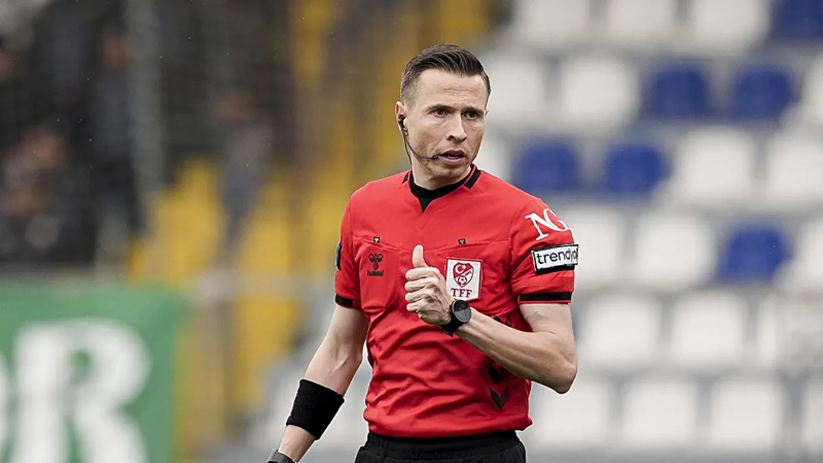 Beşiktaş - Antalyaspor maçını Adnan Deniz Kayatepe yönetecek