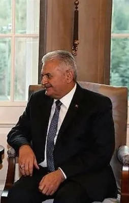 AK Parti anayasa teklifini MHP'ye sundu