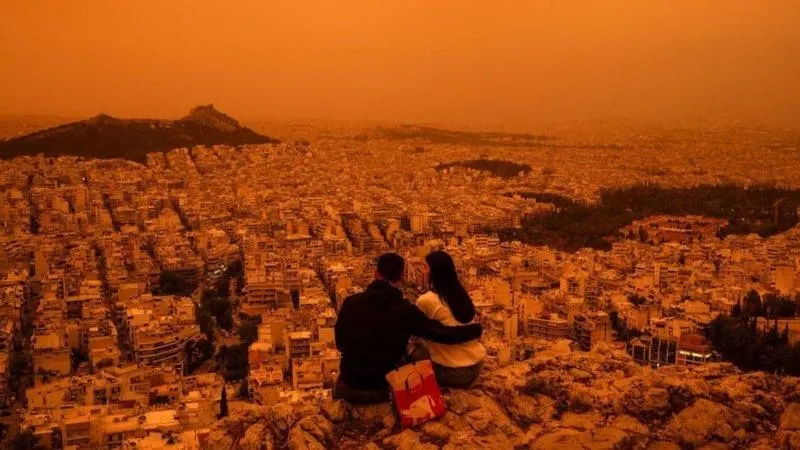 HAVA DURUMU | Atina'da gökyüzü turuncuya boyandı! Çöl tozu etkisini artırıyor! Valilikler ve Meteoroloji uyardı! Türkiye'de hangi illeri etkileyecek?-9