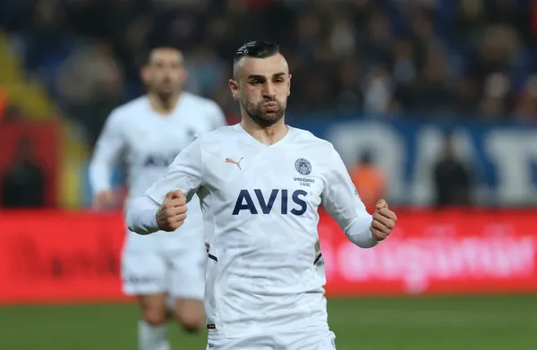 fenerbahce-ve-milli-takimin-yildizi-serdar-dursuna-surpriz-talip-cikti-bundesligaya-cagiriyorlar-1655282877237.jpg Fenerbahçe ve milli takımın yıldızı Serdar Dursun'a sürpriz talip çıktı! Bundesliga'ya çağırıyorlar...-4