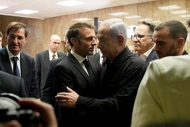 fransa-cumhurbaskani-emmanuel-macron-geri-adim-atti-daha-once-destek-verdigi-israil-icin-durdurun-cagrisi-1699683669099.jpeg Fransa Cumhurbaşkanı Emmanuel Macron geri adım attı! Daha önce destek verdiği İsrail için "Durdurun" çağrısı-4