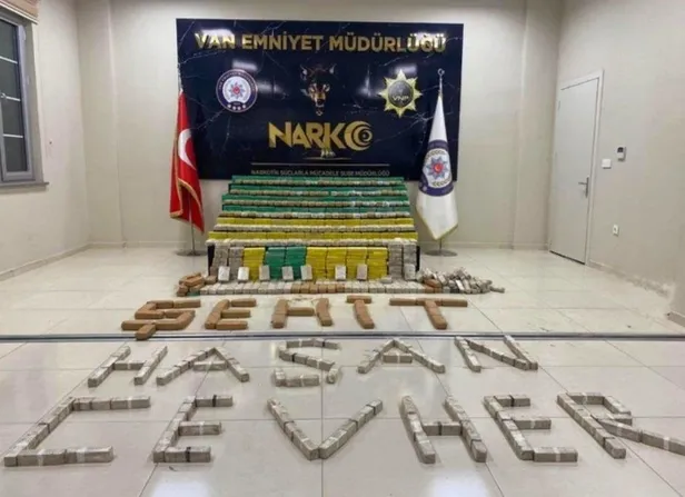 hakkaride-zehir-tacirlerine-operasyon-449-kilo-eroin-ele-gecirildi-1627072284360.jpeg Hakkari'de zehir tacirlerine operasyon! 449 kilo eroin ele geçirildi-2