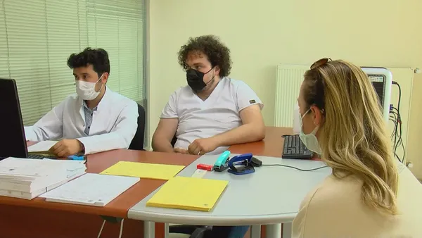 istanbul-universitesi-tip-fakultesi-1-yil-sonra-sonuclari-acikladi-koronavirus-erkeklerde-unutkanlik-kadinlarda-sac-dokulmesi-yapti-1622530838021.jpg İstanbul Üniversitesi Tıp Fakültesi 1 yıl sonra sonuçları açıkladı: Koronavirüs erkeklerde unutkanlık kadınlarda saç dökülmesi yaptı-4