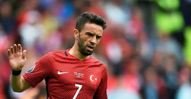 Gökhan Gönül futbolu bıraktığını açıkladı