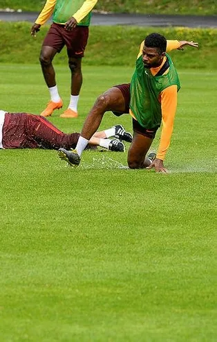 Avusturya'da kemik sesleri! Ryan Donk Hasan Şaş’ı yere serdi