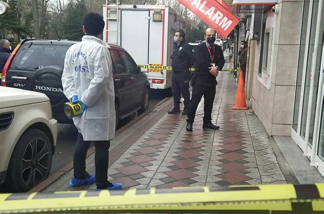 İstanbul Eyüpsultan'da hareketli anlar! Banka şubesinde soygun girişimi