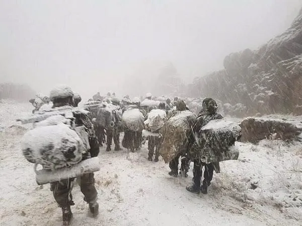 Mehmetçik Kato Dağı'nda PKK'nın kökünü kazıyor-1