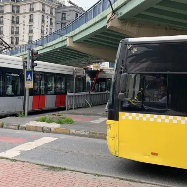 İETT yine bildiğiniz gibi! Bu sefer tramvaya girdi