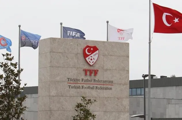 Son dakika: Profesyonel Futbol Disiplin Kurulu'ndan Beşiktaş ve Galatasaray'a ihtar