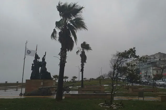 İstanbul Valiliği'nden fırtına uyarısı!