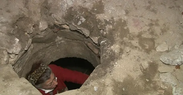 Son dakika: Beyoğlu'nda korku dolu anlar! Bir kadın kanalizasyon çukuruna düştü