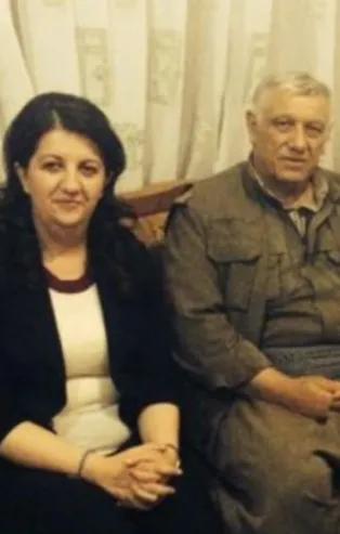 "PKK ile ilişkimiz yok" diyen HDP'li Pervin Buldan Kandil'de Cemil Bayık ile çektirdiği fotoğrafı sosyal medyasından paylaşmış