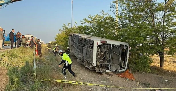 Konya’da bayramın ilk günü acı olay! Yolcu otobüsü devrildi: 1 ölü 26 yaralı