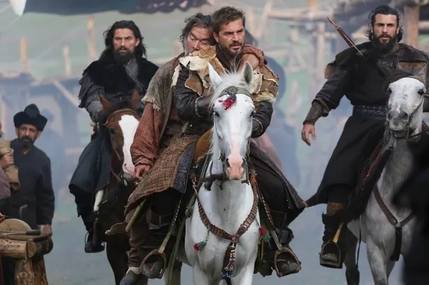 dirilis-ertugruldaki-rolunu-hafizadan-komple-silin-yeni-adresini-ilk-kez-duyacaksiniz-1681301699136.jpg Yeni adresini ilk kez duyanlar şok... Diriliş Ertuğrul'daki rolünü hafızadan komple sileceksiniz!-4