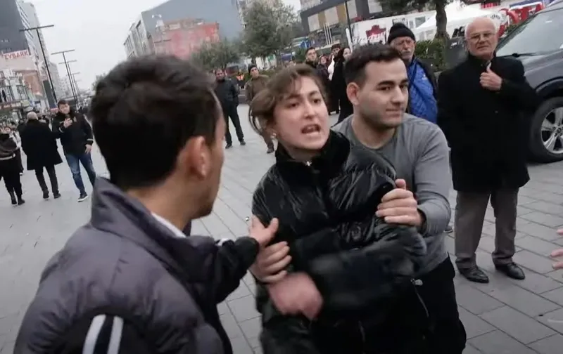 Son dakika: İşte CHP ve DEM'in PKK uzlaşısının eseri! Esenyurt'a 'Kürt bölgesi' dedi ortalık karıştı! PKK provokatörü gözaltında-4