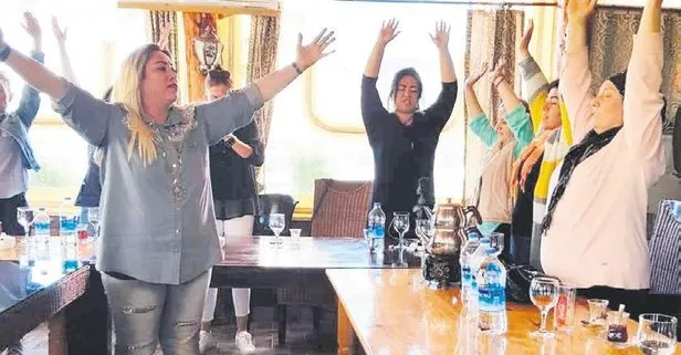 Izmir De Sozde Yasam Kocu Buyuk Vurgun Yapti Magdurlara Uyusturucu Etkili Gumus Mor Alev Enerjili Kahve Icirmis Takvim