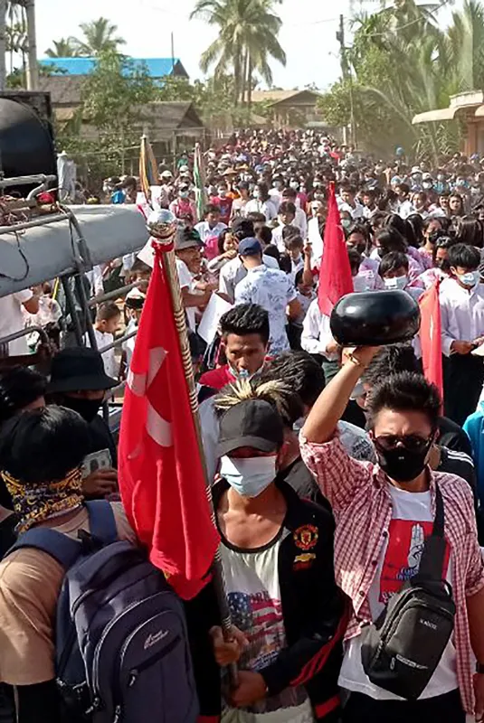 son-dakika-fransiz-basinindan-sok-iddia-total-myanmarda-darbecilere-finansal-destek-sagliyor-1620127999630.jpg SON DAKİKA: Fransız basınından şok iddia: Total Myanmar'da darbecilere finansal destek sağlıyor-3