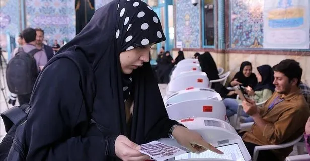 İran’da 28 Haziran’da yapılacak cumhurbaşkanlığı seçimleri için adayların başvuru süreci başladı