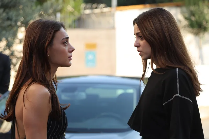 kor-nokta-3-bolumden-ipuclari-aslim-kayip-telefonun-pesinde-1728027775009.jpg Kör Nokta 3. bölümden ipuçları: Aslım kayıp telefonun peşinde!-4