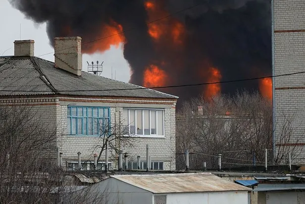 rusyanin-ukrayna-sinirindaki-belgorod-kentine-roket-dustu-olu-ve-yaralilar-var-1671383912342.jpeg Rusya'nın Ukrayna sınırındaki Belgorod kentine roket düştü! Ölü ve yaralılar var-3