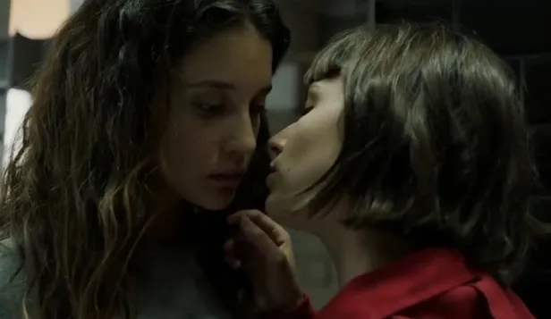 LGBT lobisi harekete geçti, bu manşetleri attırıyorlar! İşte Netflix’teki sapkınlık gerçeği