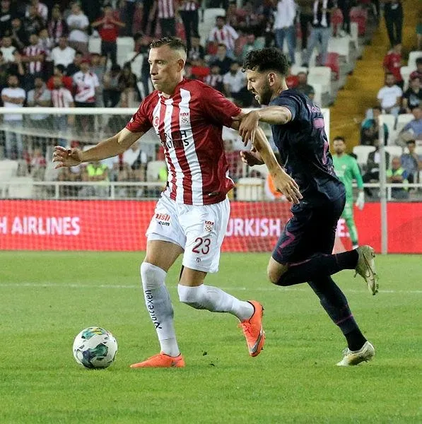 trabzonspor-yusuf-yaziciyi-kiralamak-icin-lille-ile-masada-spor-haberleri-1661466372096.jpeg Trabzonspor Yusuf Yazıcı’yı kiralamak için Lille ile masada |Spor haberleri-6